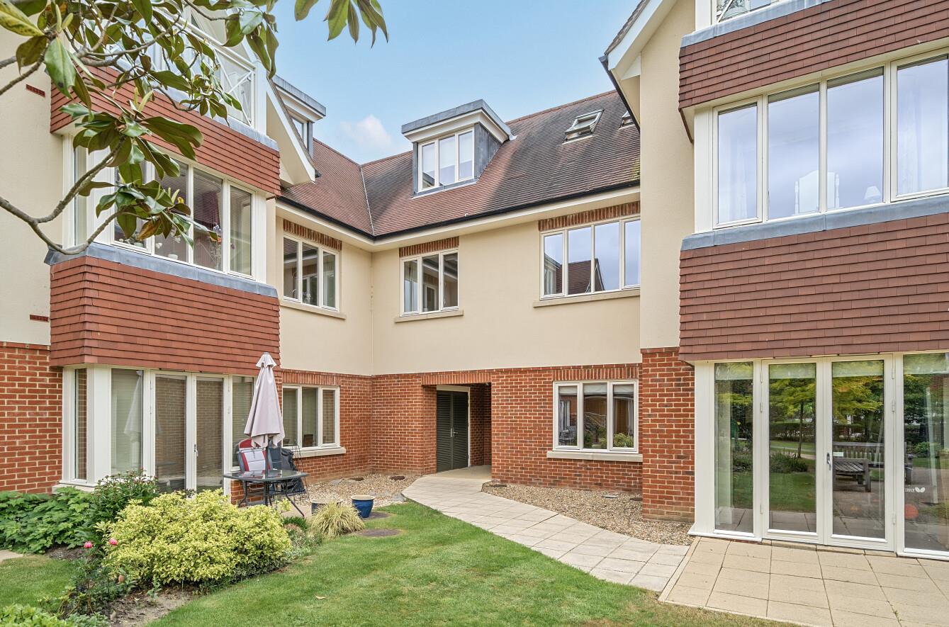 Hammond Way, Yateley